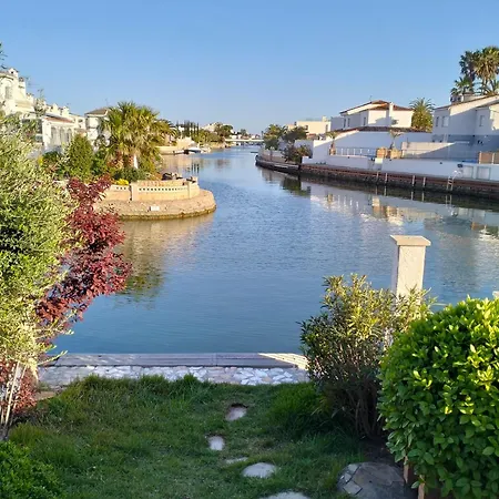 Maison Au Bord De L'eau Empuriabrava