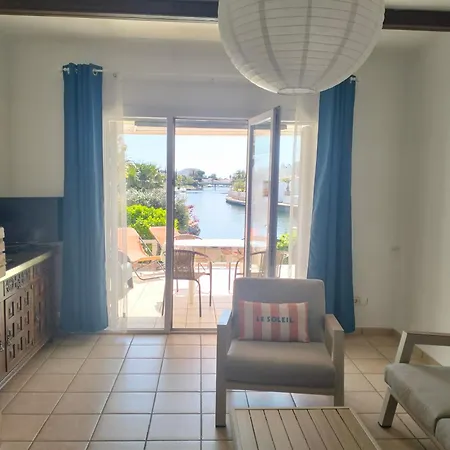 Maison Au Bord De L'eau *